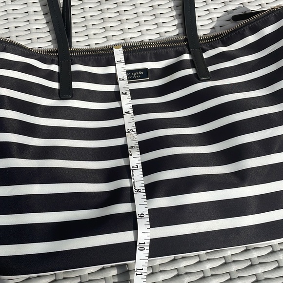 Kate Spade New York HAYDEN TOP ZIP TOTE - Picture 11 of 12
